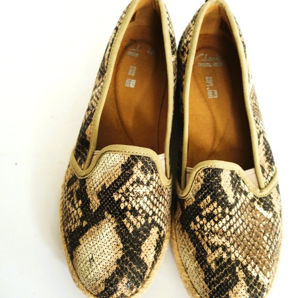 Clarks "Azella Major" Snake Perferated Leather Espadrilles Slip Ons 8.5 M - Picture 2 of 5